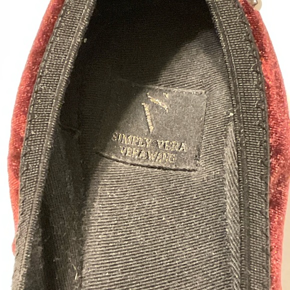Simply Vera Vera Wang Burgundy Flats with Short Heels with Rhinestones - Picture 4 of 5